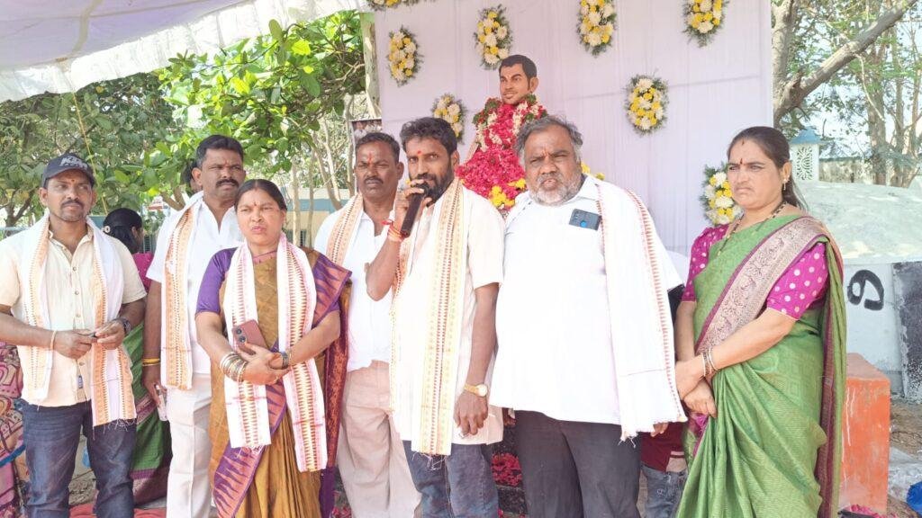 తెలంగాణ అమరవీరుడు సిరిపురం యాదయ్య విగ్రహా ఆవిష్కరణ