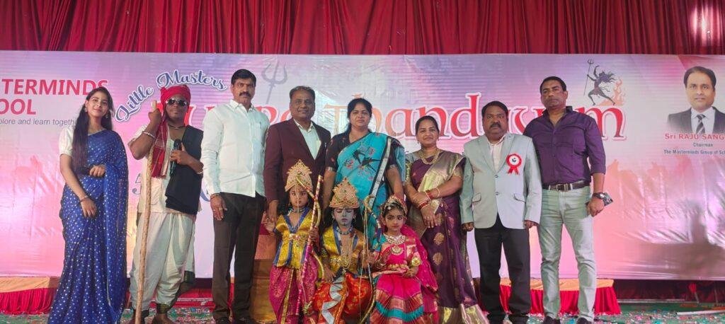 విద్యార్థుల భవిష్యత్తుకు బాటలు వేయాలి