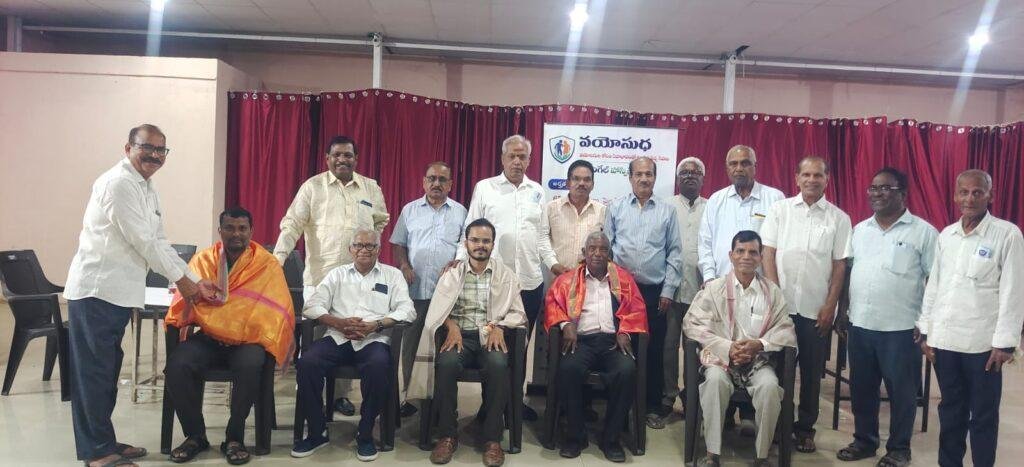 వయోవృద్ధుల కోసం ప్రత్యేక మెడికల్ క్యాంప్