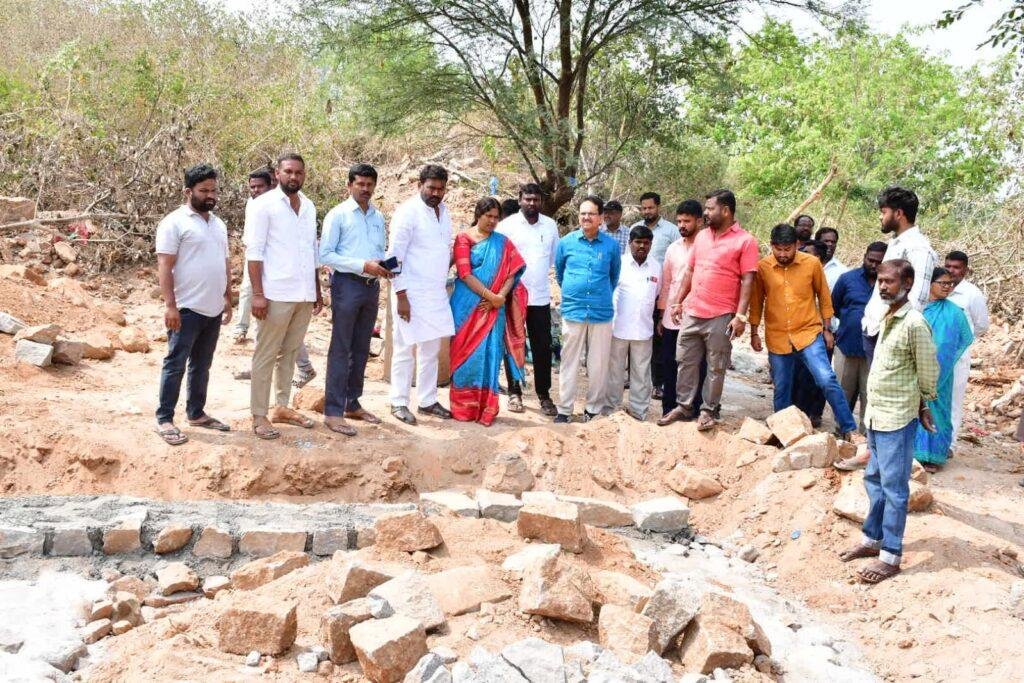 ప్రభుత్వ స్థలాల ఆక్రమణకు పాల్పడితే  కఠిన చర్యలు