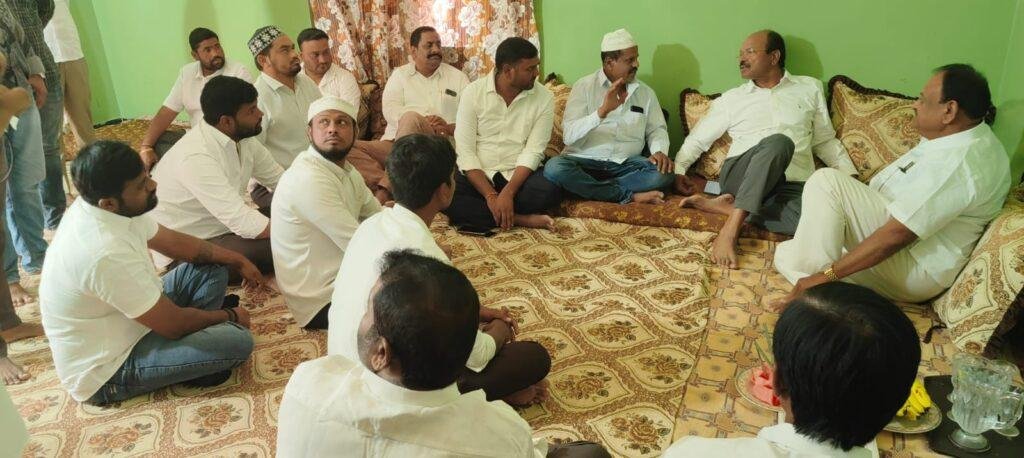 కాంగ్రెస్ సీనియర్ నేతను పరామర్శించిన కేఎల్ఆర్