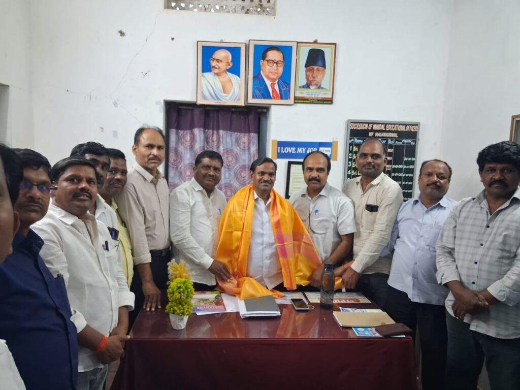 మండల విద్యాధికారికి ఎస్టీయు ఉపాధ్యాయుల ఘన సన్మానం