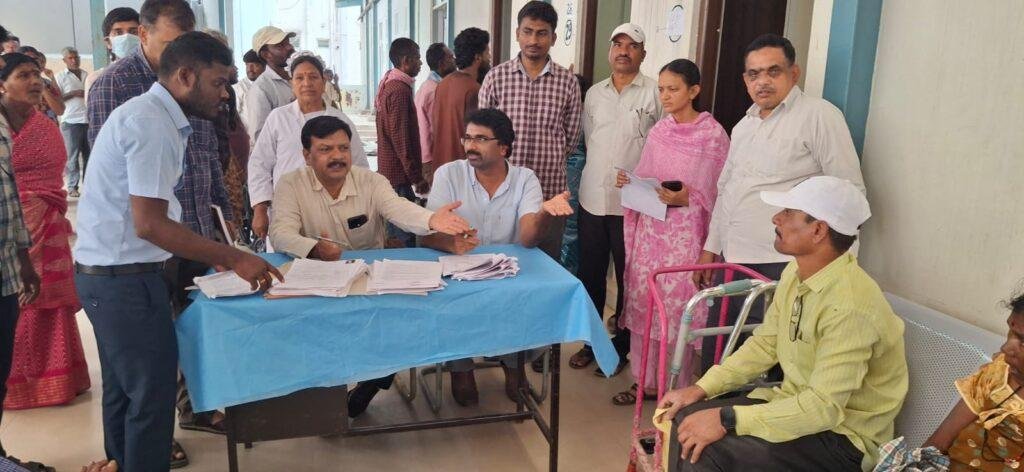 సాధారణ ఆసుపత్రిలో ప్రత్యేక సదరం శిబిరం విజయవంతం