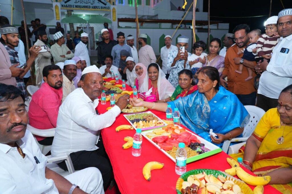 ఇఫ్తార్ విందులు మత సామరస్యానికి ఆత్మీయతకు సోదరభావానికి ప్రతీకలు