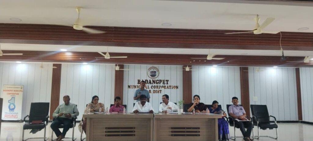 రాజకీయాలకు అతీతంగా ఇందిరమ్మ ఇండ్లు