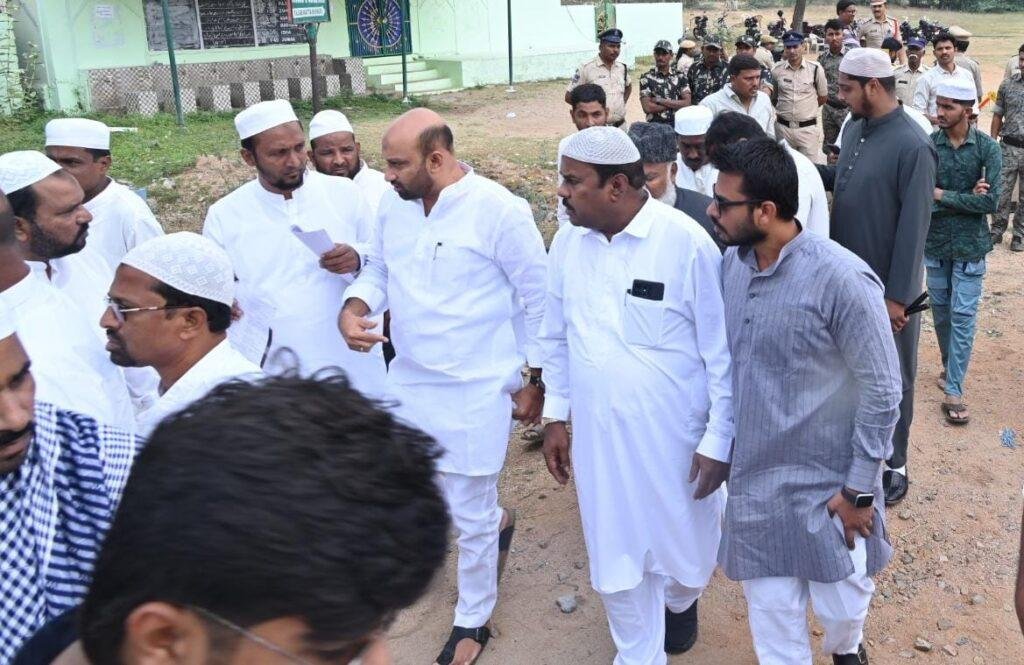 నూతన ఈద్గా పై స్టే ఆర్డర్