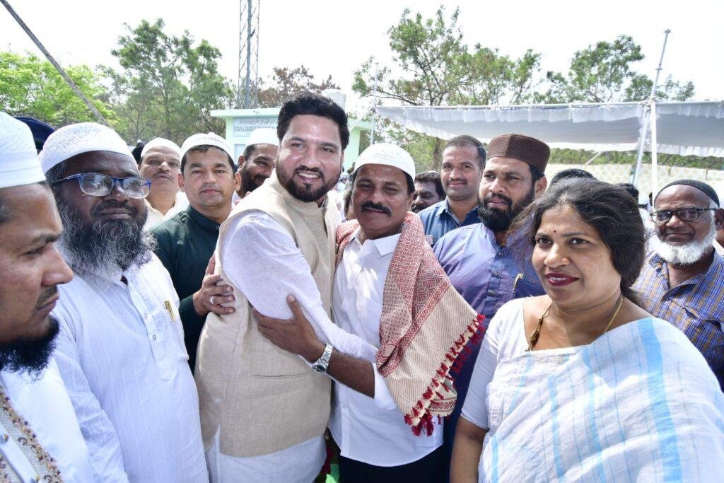 భక్తి శ్రద్దలతో ఘనంగా రంజాన్ పండుగ