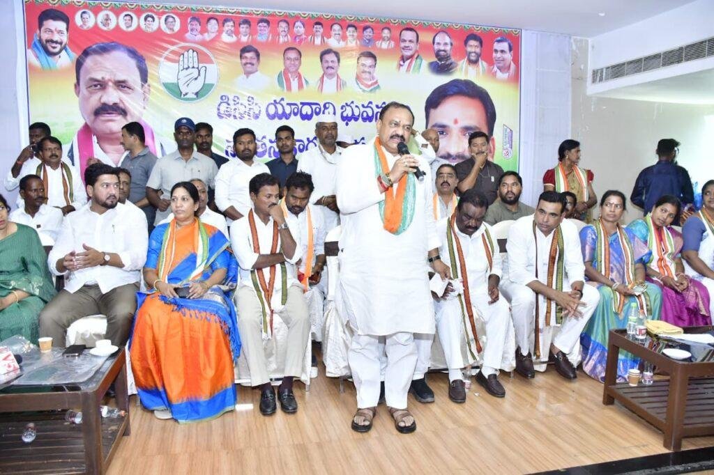 కాంగ్రెస్ అభివృద్ధి పథకాలు ప్రజలలోకి తీసుకెళ్లాలి
