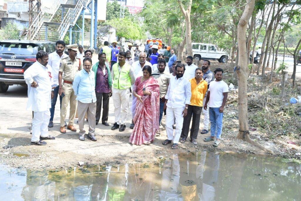 మురుగు కాల్వ పనులు వెంటనే పూర్తి చెయ్యాలి