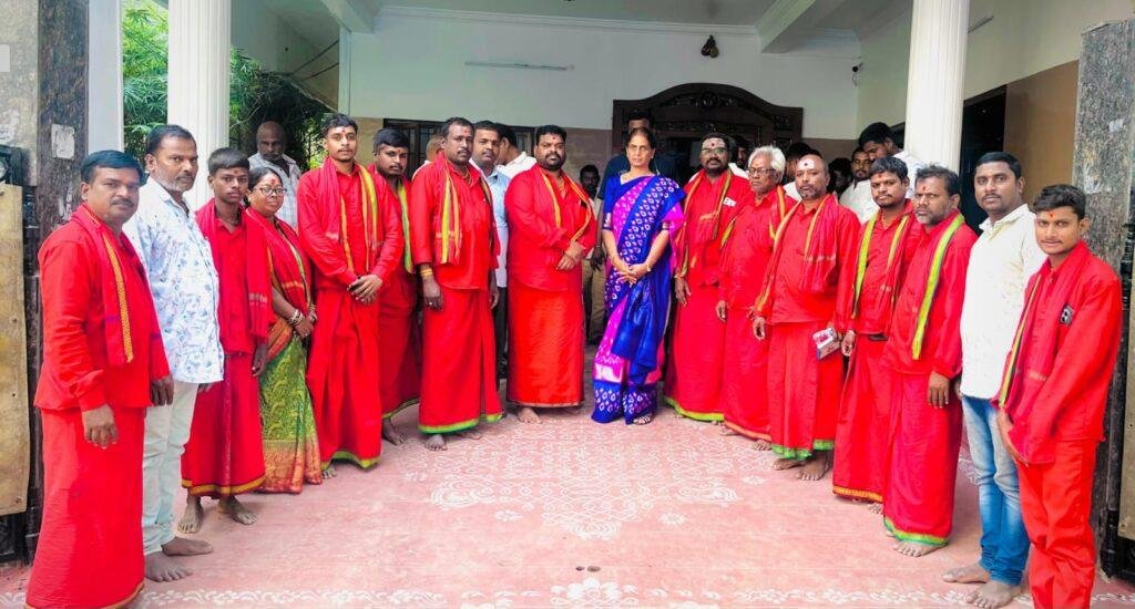 ఆలయాలు మానసిక ప్రశాంతతకు నిలయాలు -ఎమ్మెల్యే సబితా ఇంద్రారెడ్డి