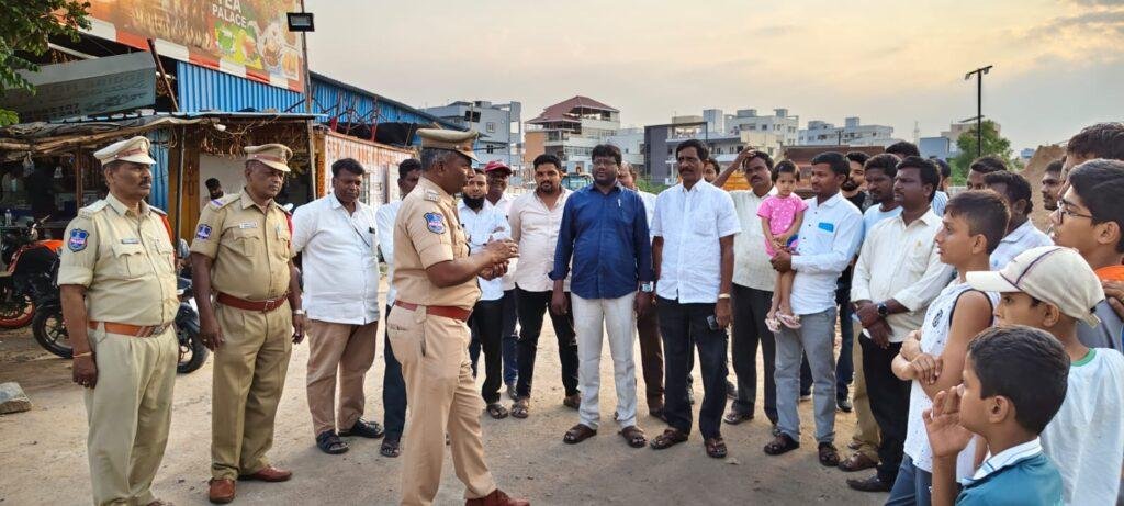 హెల్మెట్ ధరించడం ప్రతి ద్విచక్ర వాహనదారుని బాధ్యత