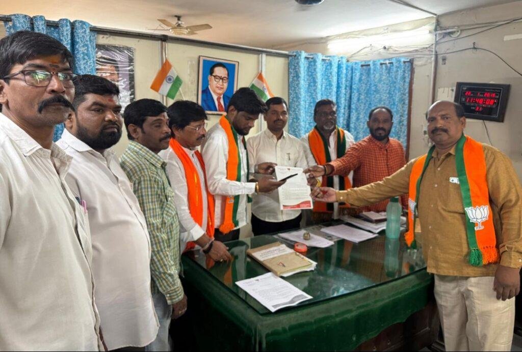 ప్రజలకు ఇచ్చిన ఆరు గ్యారెంటీ హామీలు గాలికి