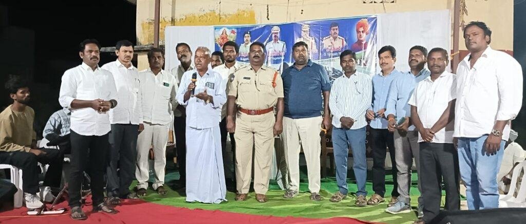 హెల్మెట్ లేకుండా ప్రయాణం ప్రాణానికే ప్రమాదం