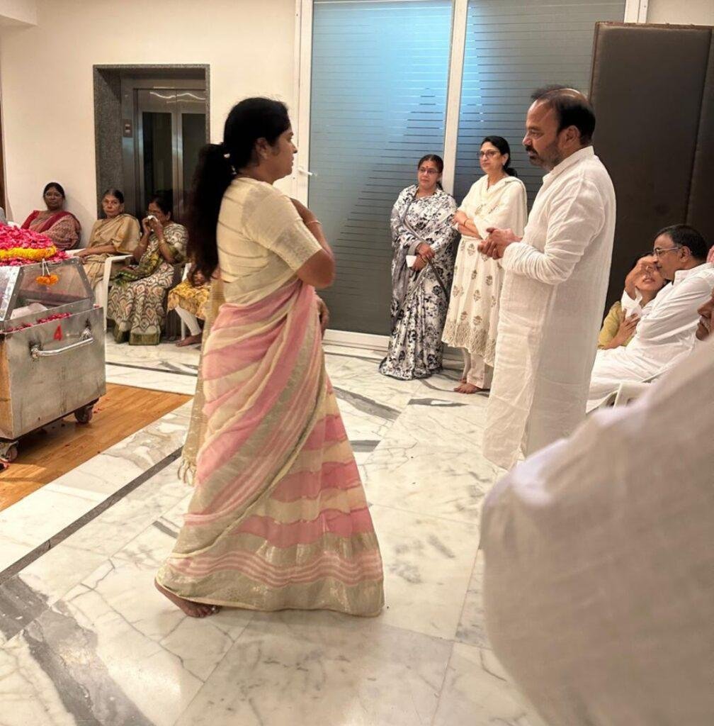 చేవెళ్ల మాజీ ఎంపీ రంజిత్ రెడ్డి మాతృమూర్తికి నివాళులు