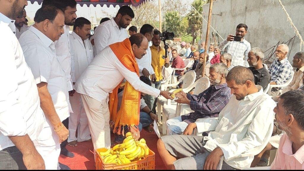 అభాగ్యులకు కేఎల్ఆర్ ట్రస్ట్ ఆపన్న హస్తం