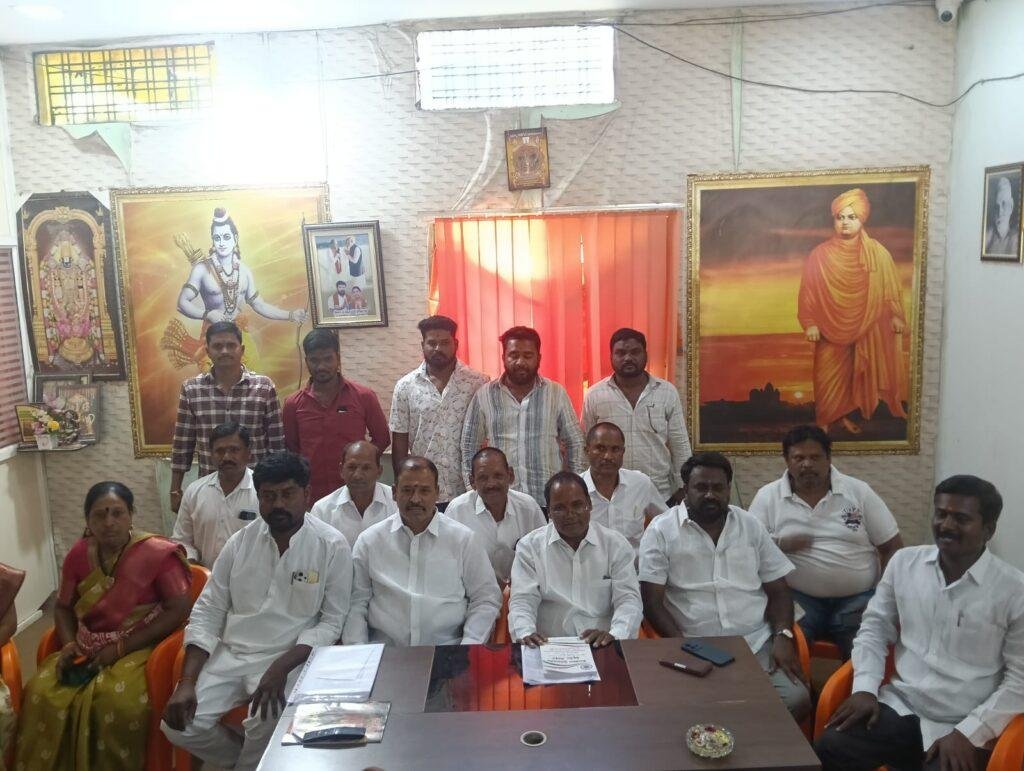 ప్రజాపాలనంటే రూ.122 కోట్లు దోచుకోవడమా